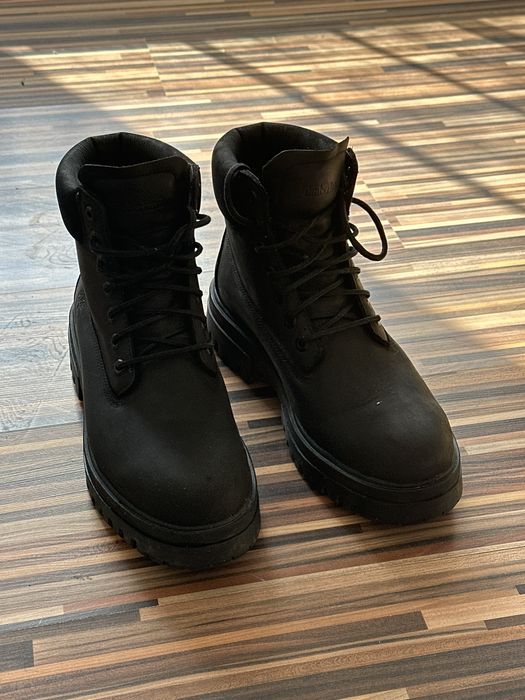 Bocanci timberland pe negru