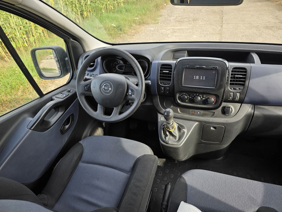 Opel vivaro 2018 lung 8+1