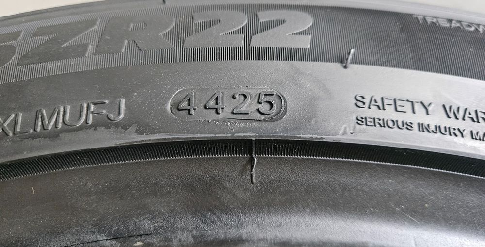 315/30 R22 107Y XL UNIGRIP (Gripmax) Anvelope noi vara protectie janta