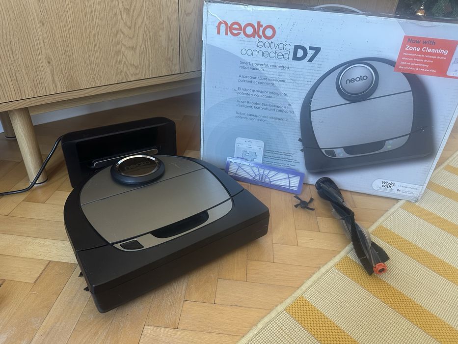 Прахосмукачка робот Neato D7