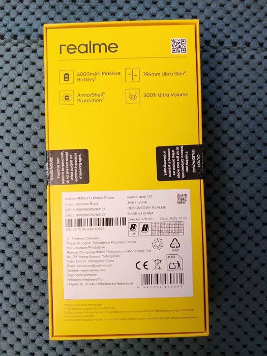 Realmi note 70t black,gold