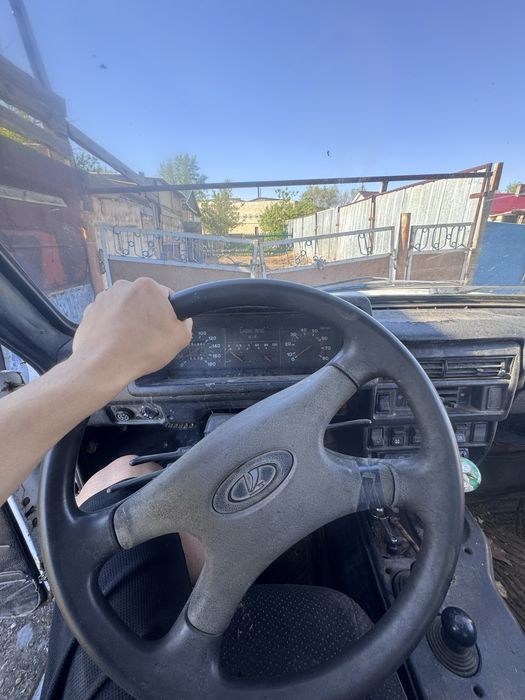 Нива на продажу.
