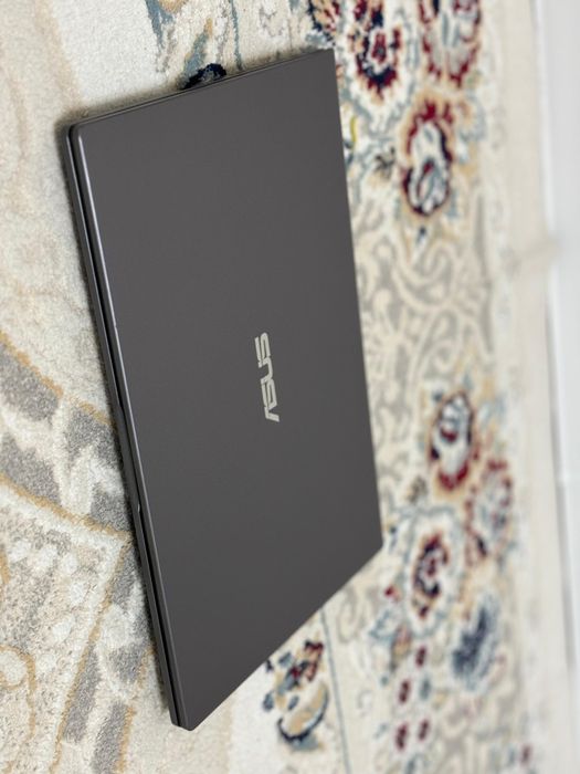 Ноутбук Asus в идеальном состояний