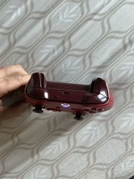 Maneta xbox one  rosie cu bluetooth