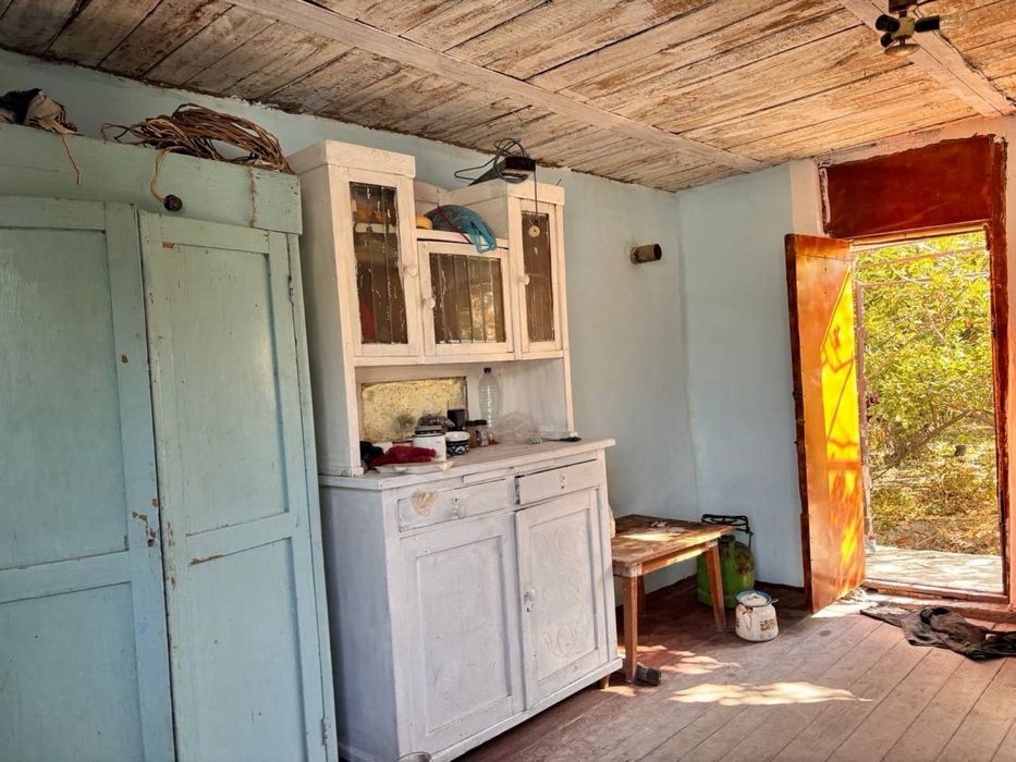 8 sutixli dacha sotiladi
