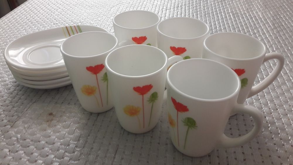 Продам чашки с блюдцами для кофе (ЛЮМИНАР).