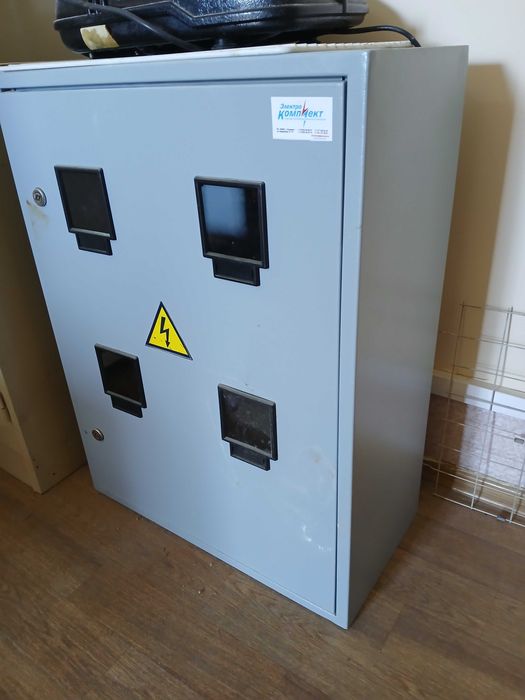 Шкафы универсальные по применению. ЩРН, 20000тенге. ДРЛ 400.