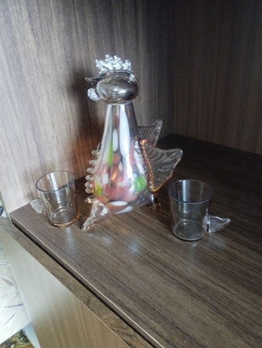 Набор графин "Петух" и 2 рюмки с крыльями.