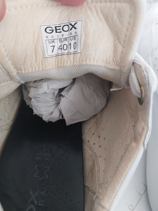 Дамски спортни обувки на Geox 40 номер.