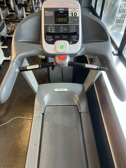 Професионална  Фитнес  пътека Precor C954i