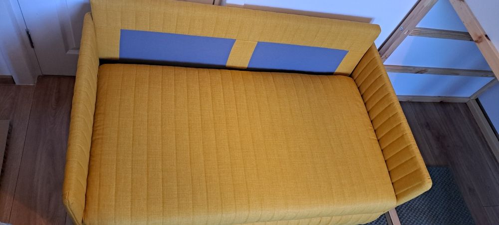 Canapea Fridhult Ikea galbenă
