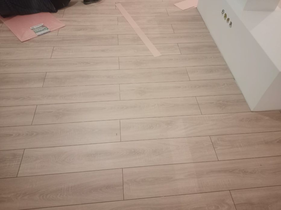 Ламинат, линолеум, паркет, плинтуса