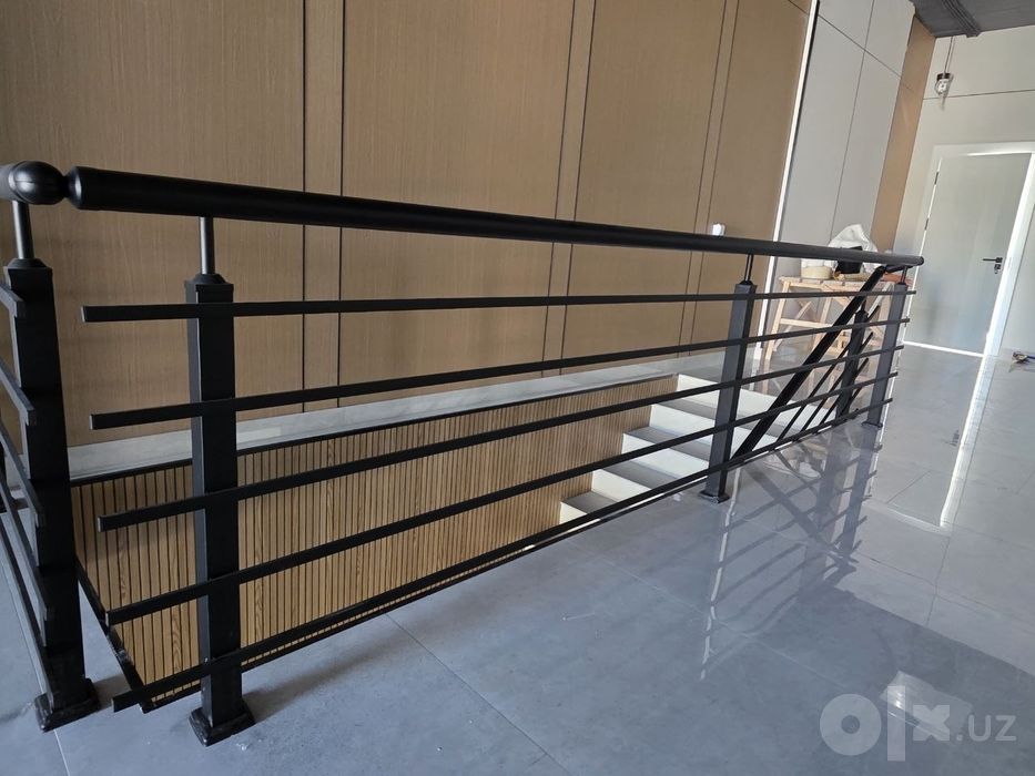 Qora matviy metal perila