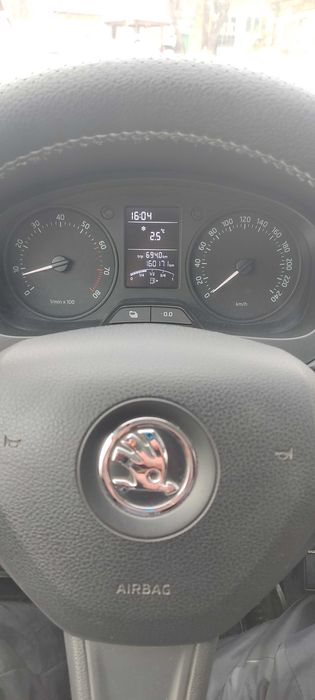 Продам Skoda Rapid 1.6 2014г.в