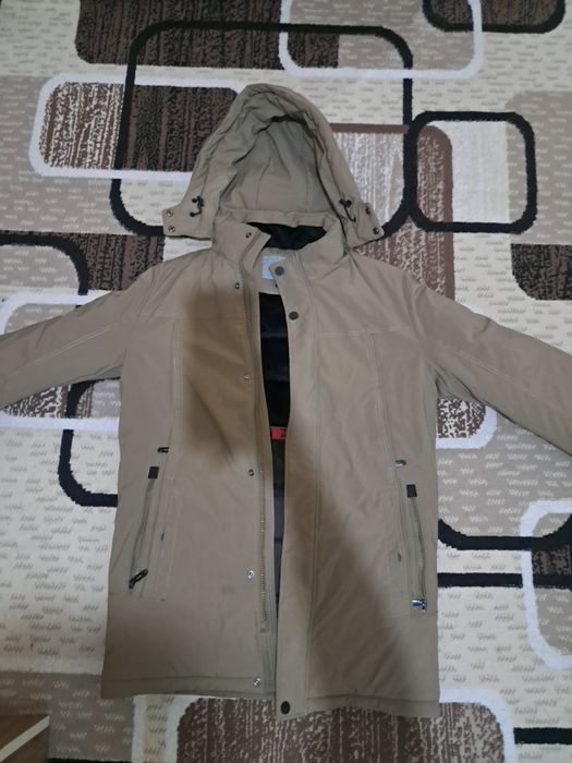 Erkaklar uchun bejiviy, sifatli, issiq, qishki kurtka, holati yangidek