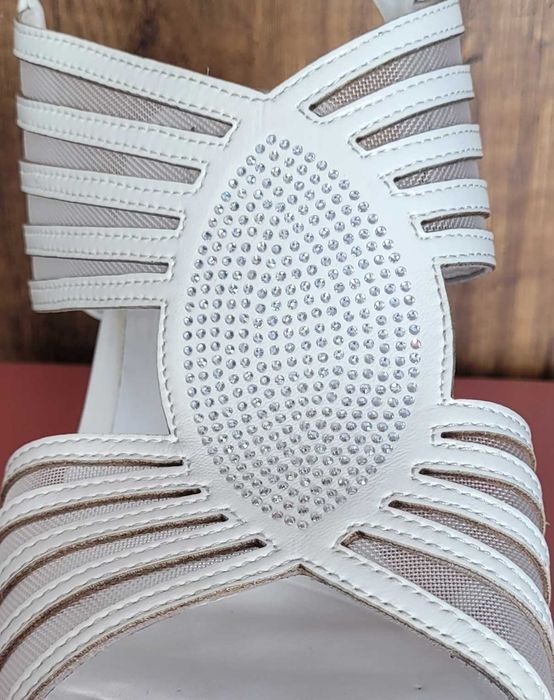 Sandale PIELE, albe cu strasuri 50% preț REDUS