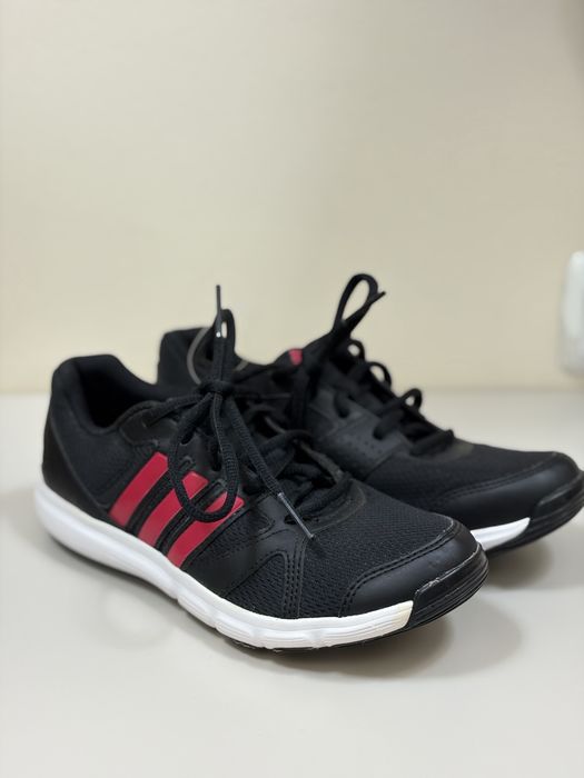 Маратонки Adidas 36 номер