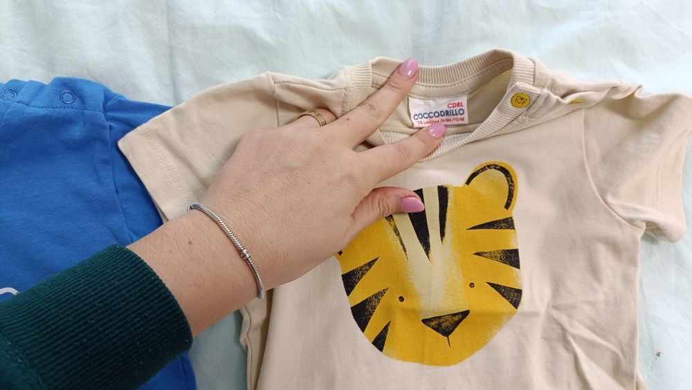 Set 4 tricouri 6-9 luni