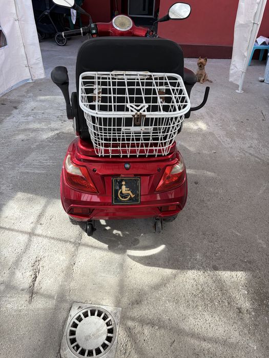 Scuter electric cu 3 roți ZTECH – roșu, stare foarte bună