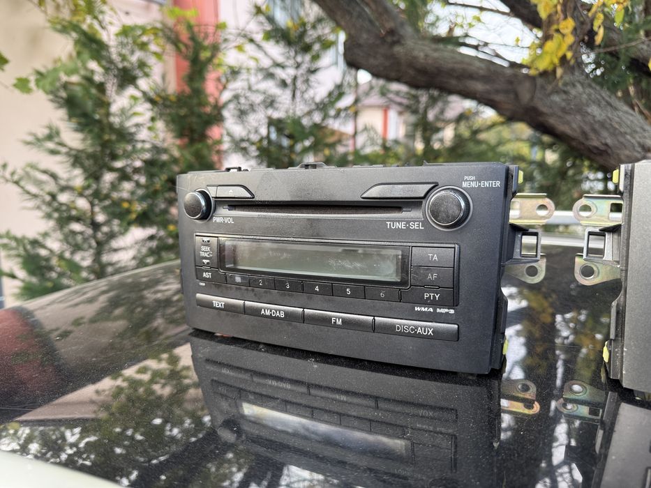 Vand 2 bucati radio/casetofon/MP3