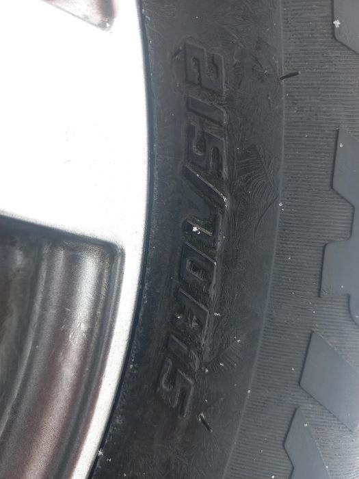 Продам  резину  с дисками.