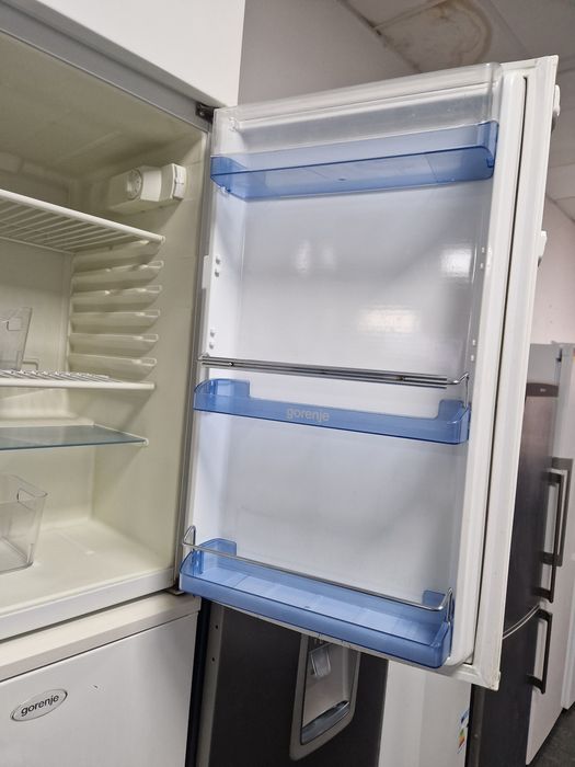 Хладилник с горна камера Gorenje 50 см