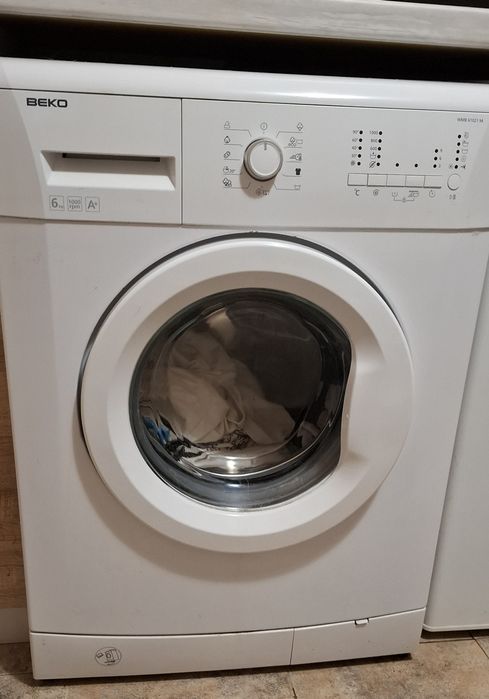 Продавам  пералня BEKO