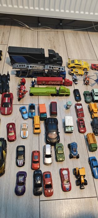 Няколко лота колички Hot wheels