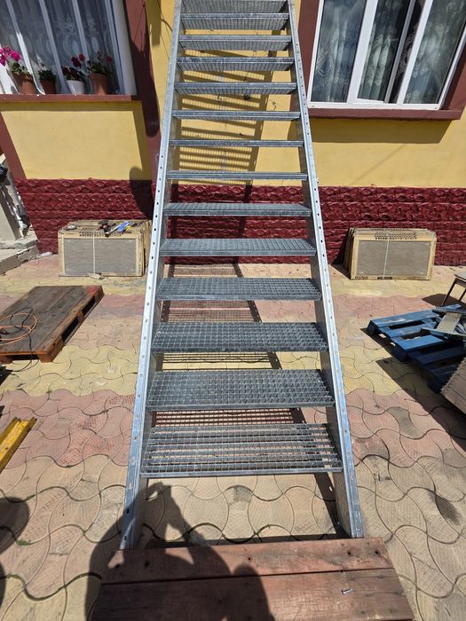 Scari metalice zincate facem la comanda