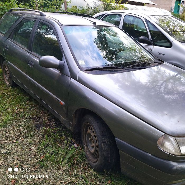 Ситроен Ксара Пикасо и Рено Лагуна 1