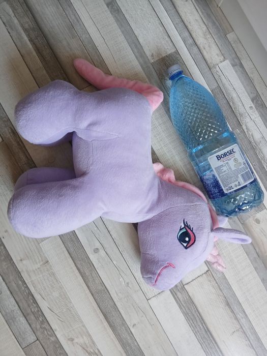 Unicorn din pluș