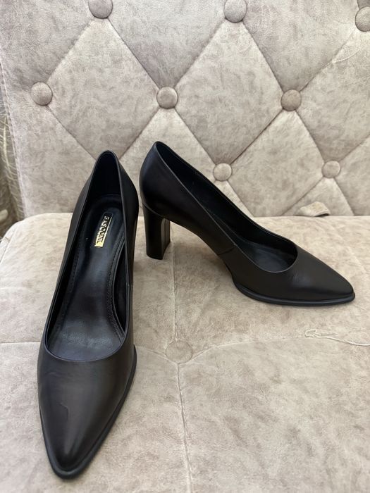 Абсолютно новые туфли basconi