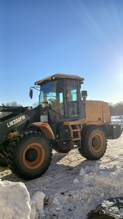 Продам погрузчик 3 тонник