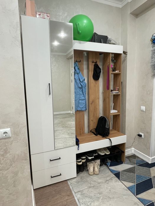 Компактная прихожая