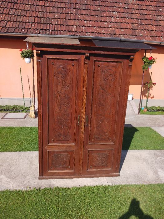 Dulap vechi pentru recondiționat