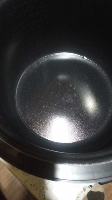 Мультиварка почти новая.