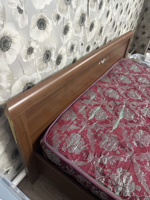 Кровать 200х160 с матрасом