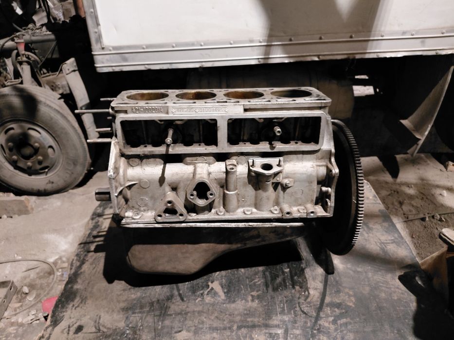 Двигатель УМЗ -4218 "сотка"