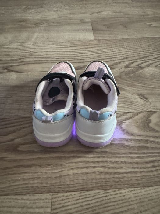 Продам обувь для девочки