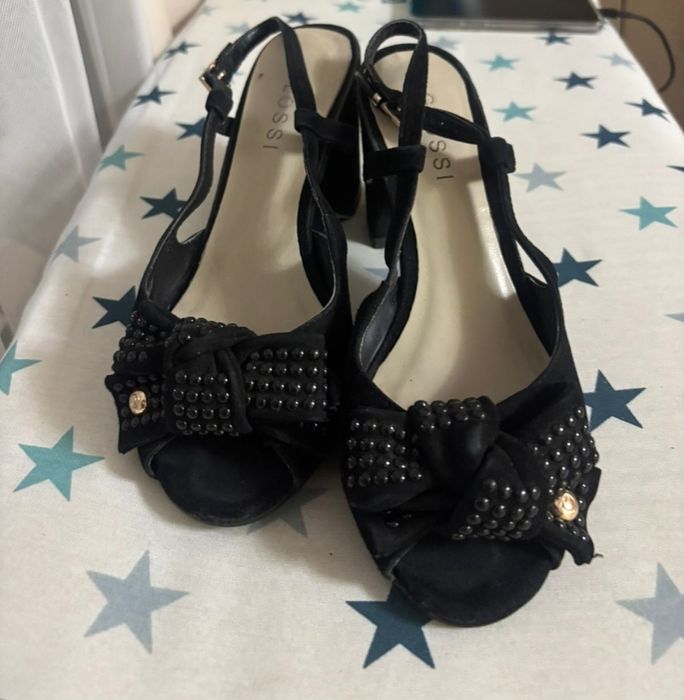 Продам босоножки