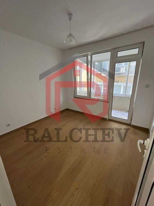 Дава се под наем Тристаен апартамент в Варна, Спортна зала - 65 кв.м за 518.67 € - Снимка #9