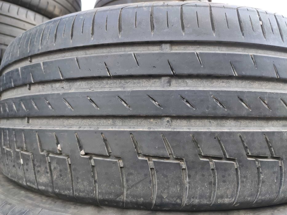 2бр Летни гуми 225 50 18 - Continental