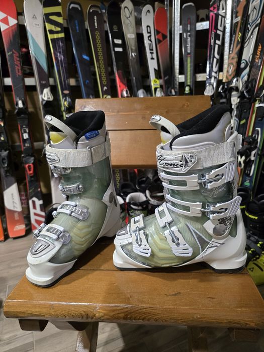 Clapari Atomic Hawx, 24,5.