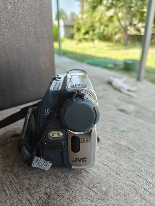Видеокармера JVC GR-D53E