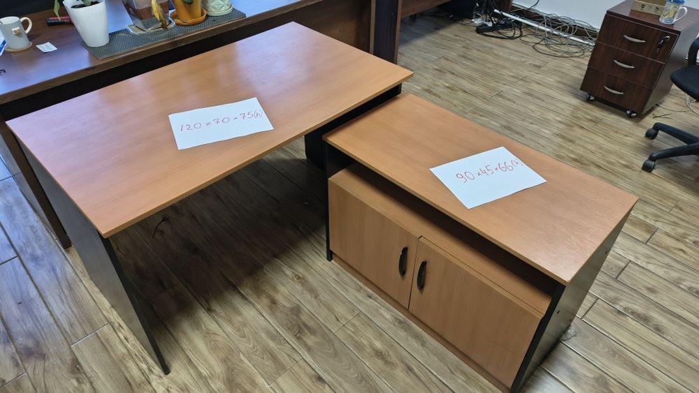 Офисный рабочий стол