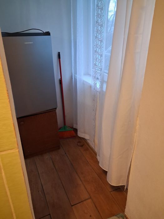 Ofer spre închiriat garsoniera în zona Burdujeni strada Privighetorii