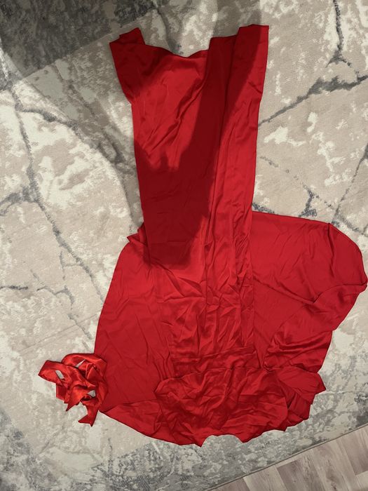 красный платья вечерный