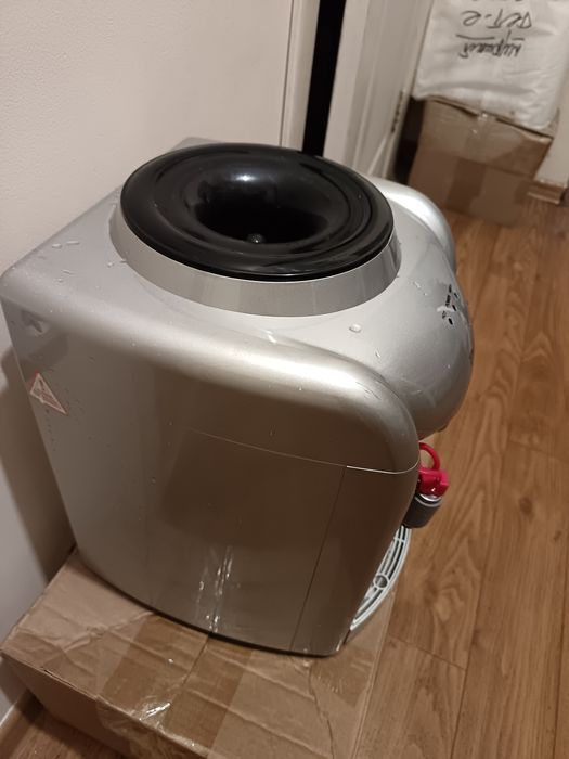 Продам кулер-диспенсор