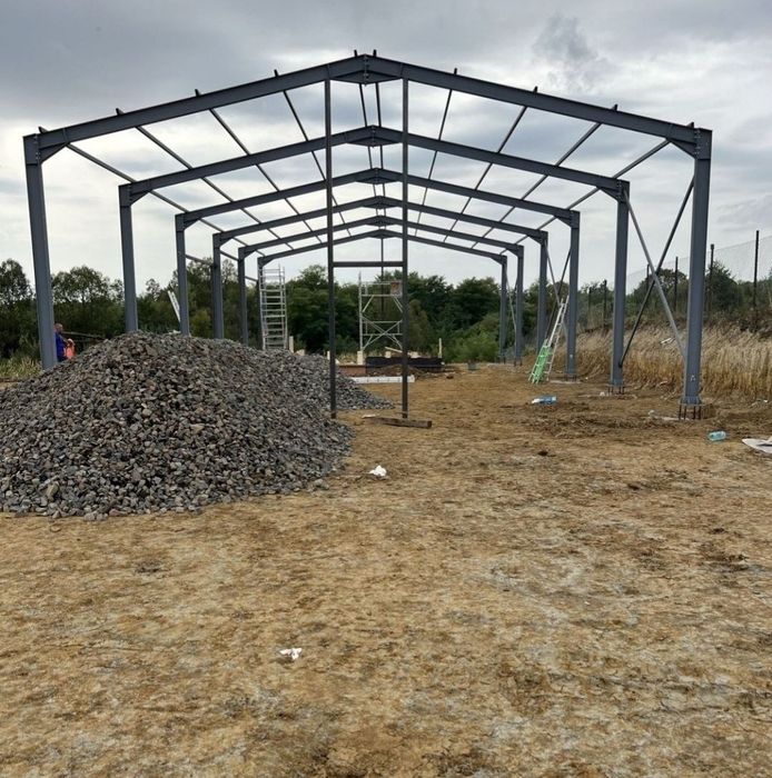 Vand fac hale metalice ori ce dimensiuni