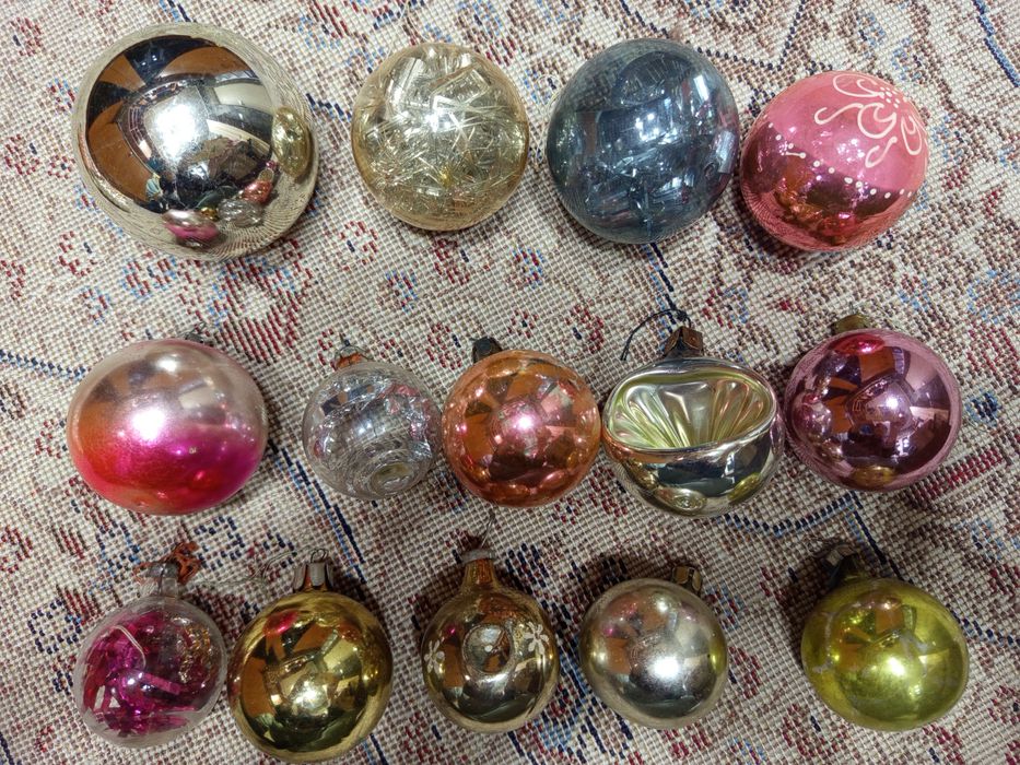 Продам  елочные игрушки СССР, набор шишки и шары, разные фигурки